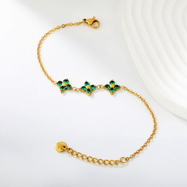 Wasserfestes Kleeblatt-Armband mit smaragdgrünem Zirkonia – 18K PVD vergoldeter Edelstahl