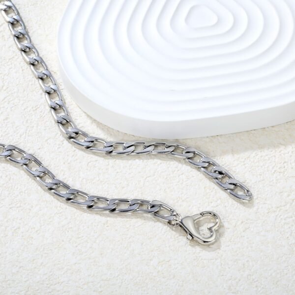 Figaro Kette aus Edelstahl mit Herzverschluss – Unisex Halskette in Gold oder Silber