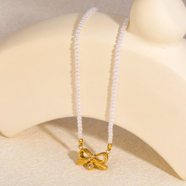 Perlenkette Damen mit Schleifen-Anhänger und Zirkonia – 18K PVD vergoldeter Edelstahl