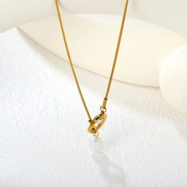 Wasserfeste Lange Perlen Halskette Damen – Goldene Edelstahl Pulloverkette mit Vintage Anhänger & Quaste