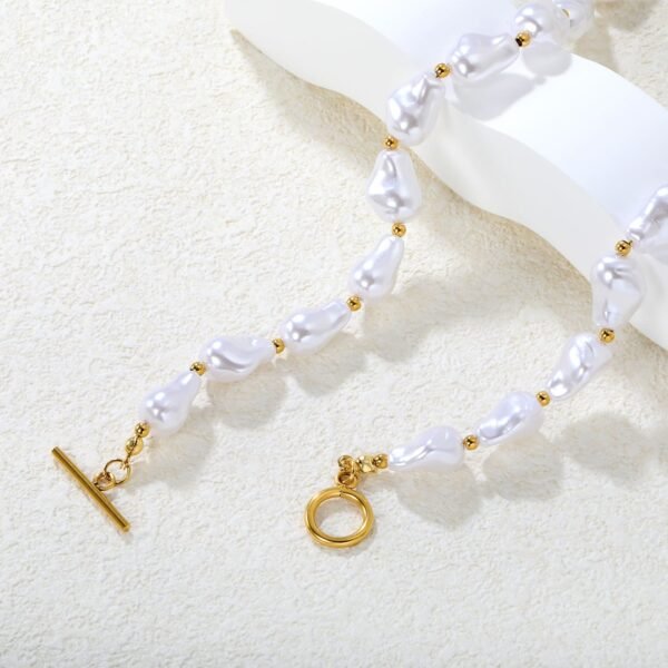Wasserfestes Barock Perlen Schmuckset Damen – Goldene Perlen Halskette & Armband mit OT-Verschluss